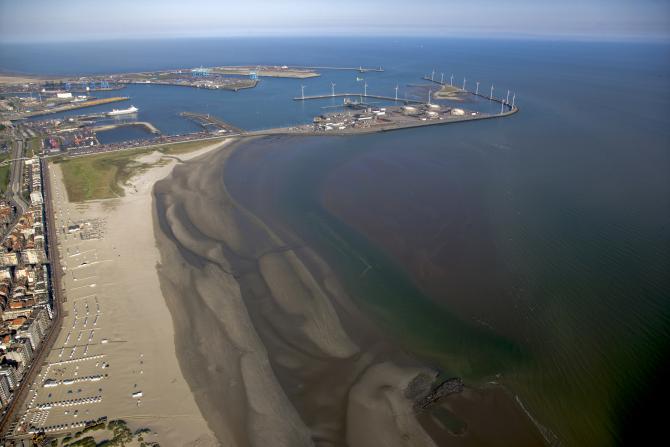 nieuwe_zandbank_voor_de_baai_v_heist.jpg