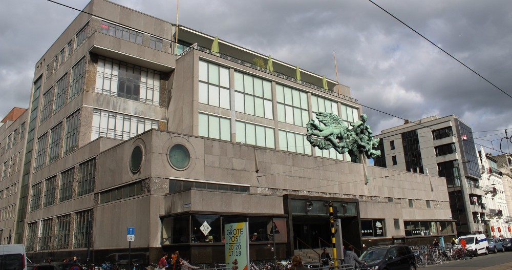 Gevel De Grote Post in Oostende (foto: Paul Henning)