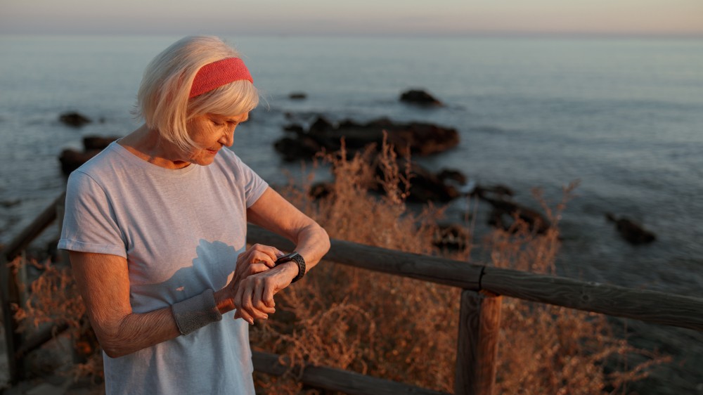 Senior aan de kust: impact op gezondheid en welzijn