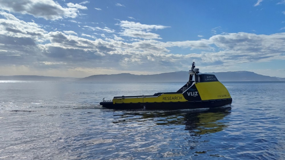 USV Gobelijn at sea