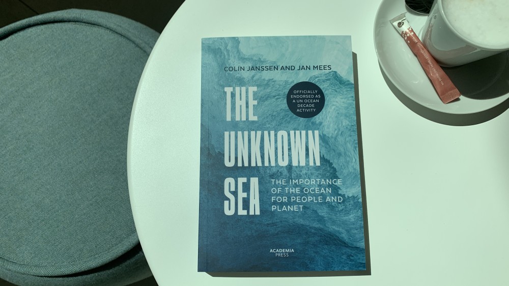 Boek 'De Onbekende Zee' nu ook in het Engels verkrijgbaar