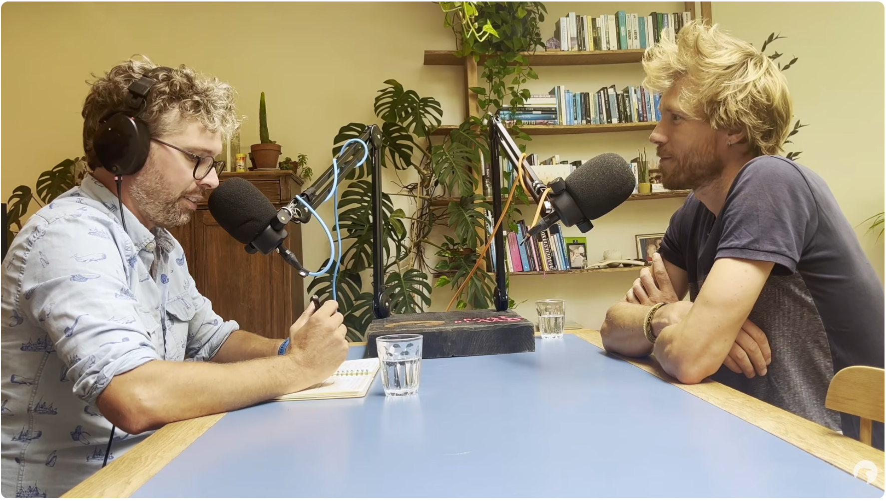 Screenshot van de video van podcast Paaiplaats met Jan Reubens