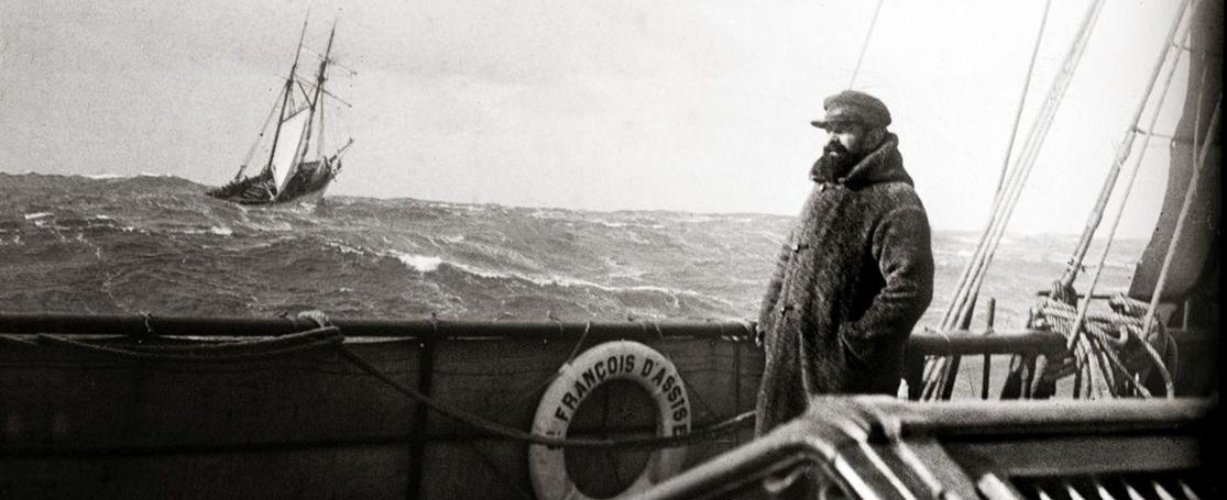 Expo 'Onze ijslandvissers' - Abbé Cremon, aalmoezenier ter zee, op hospitaalschip François d'Assise