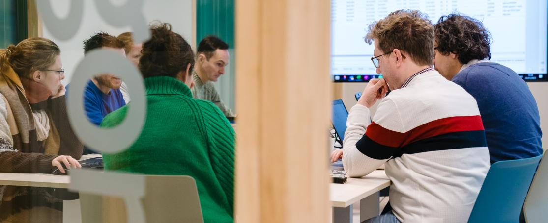 Administratief team van het VLIZ aan het werk