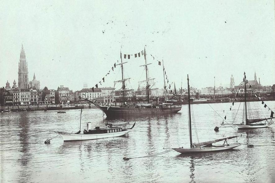 De Belgica bij vertrek uit Antwerpen in 1897.
