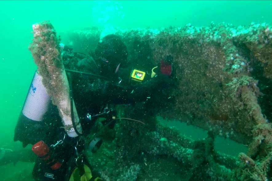 Meting van de plaatdikte op MV Birkengels 