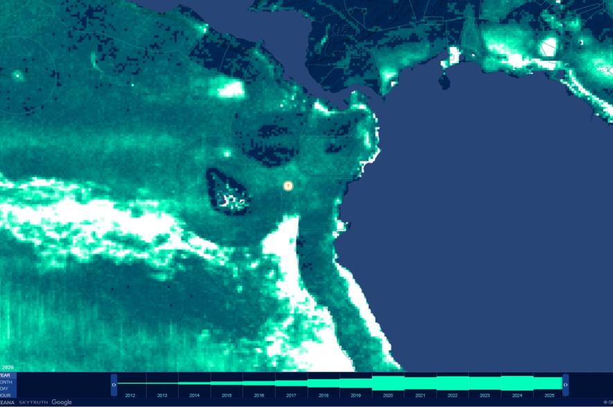 Grote visserijactiviteit net buiten de EEZ van Galapagos